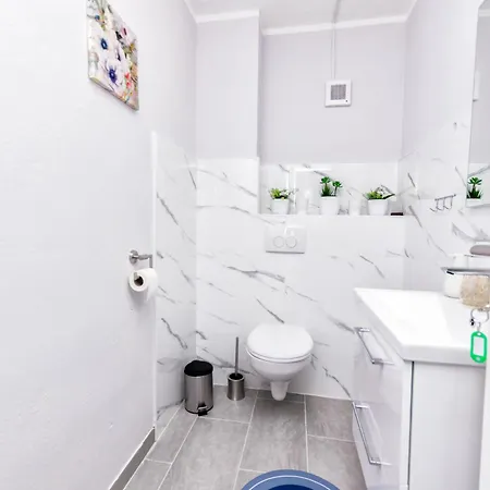 Kati Apartment Split