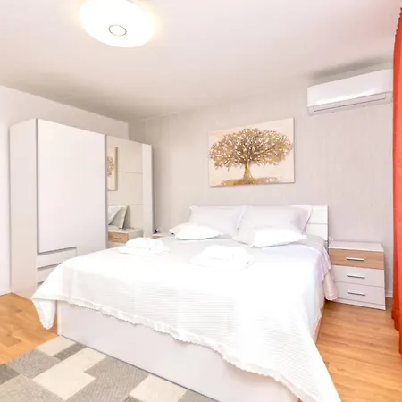 Kati Apartment *